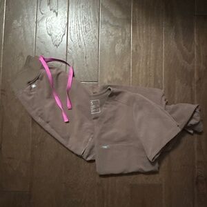Figs Smokey Taupe Catarina xsmall top and zamora xsmall/petite bottoms